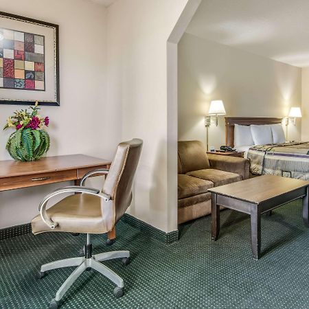 Rodeway Inn & Suites Dublin Exteriör bild
