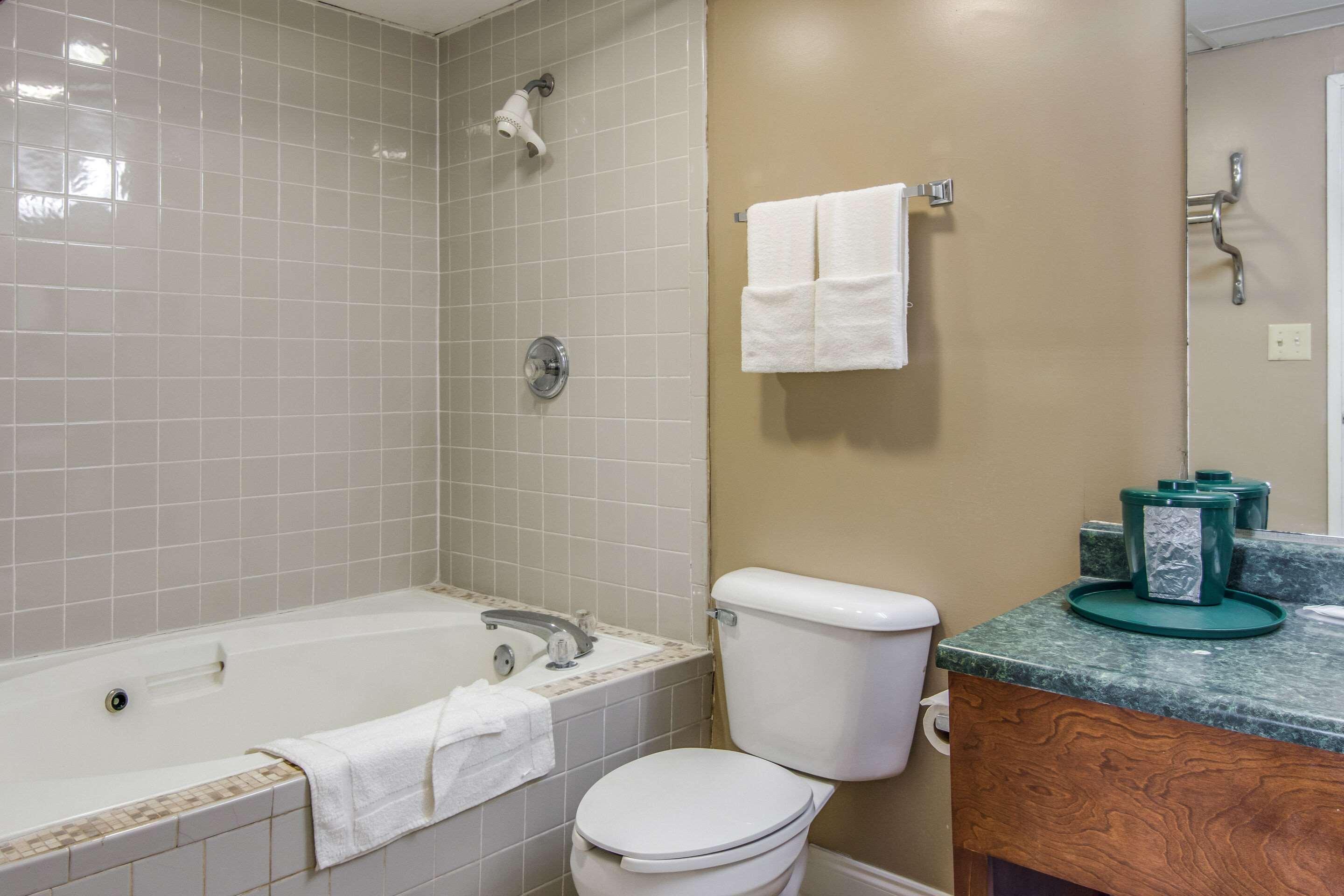 Rodeway Inn & Suites Dublin Exteriör bild