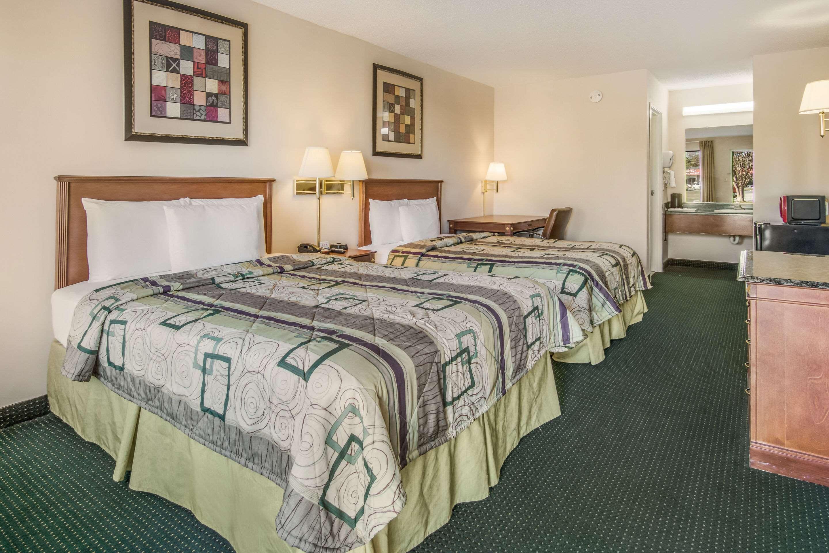 Rodeway Inn & Suites Dublin Exteriör bild