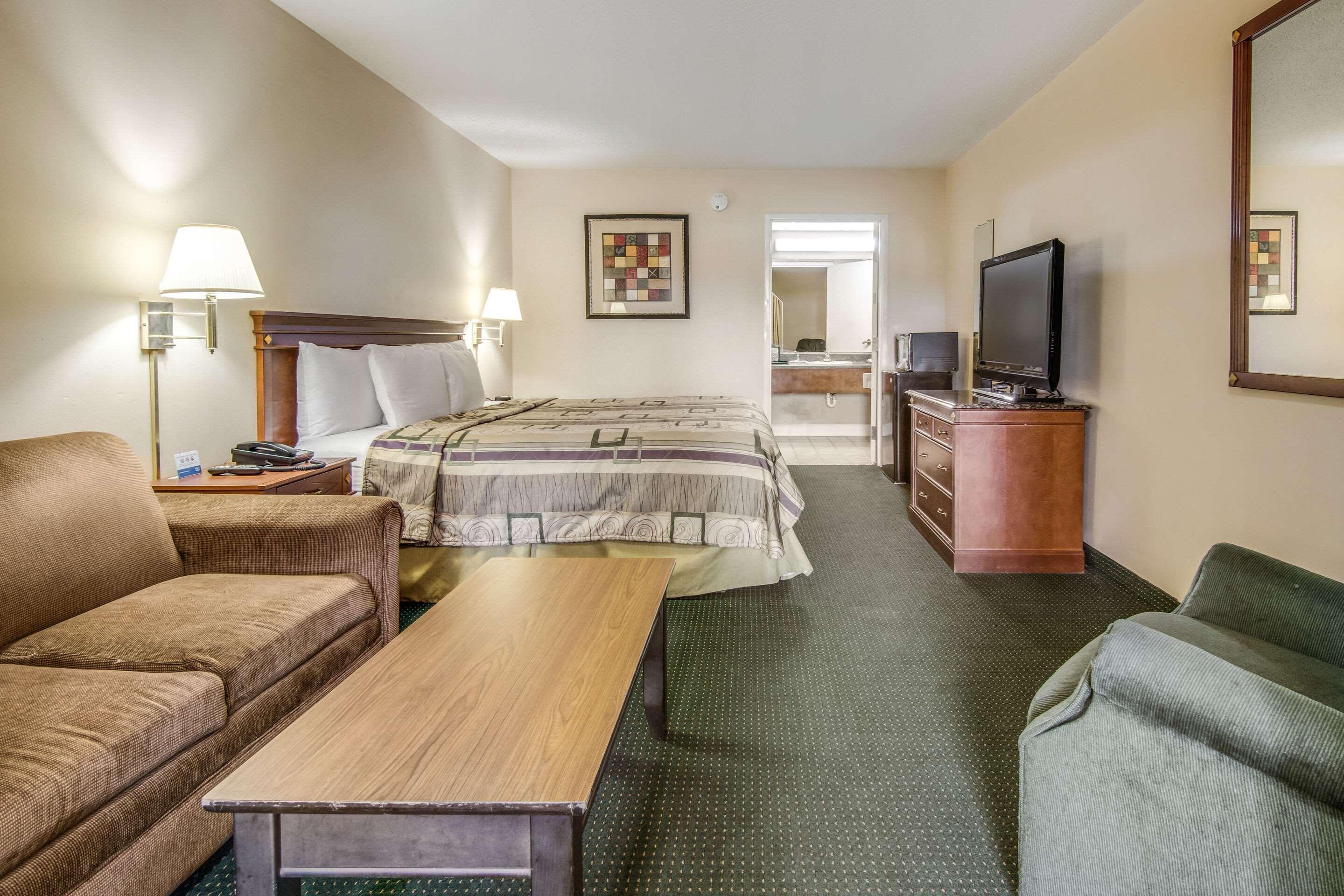 Rodeway Inn & Suites Dublin Exteriör bild